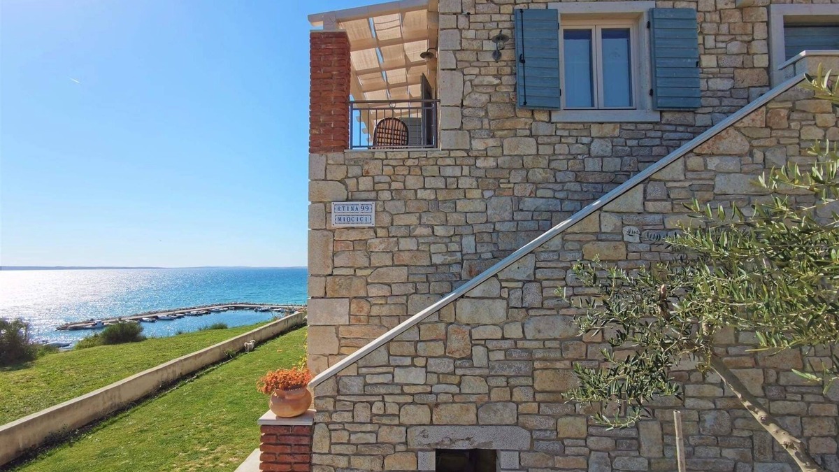 Rtina Apartment | New stone house near the beach with fantastic sea view