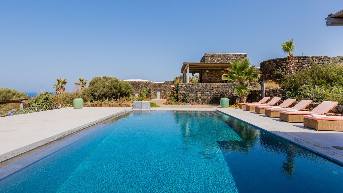Pantelleria Villa | New structure with 3 dammusi, infinity pool and breathtaking sea view