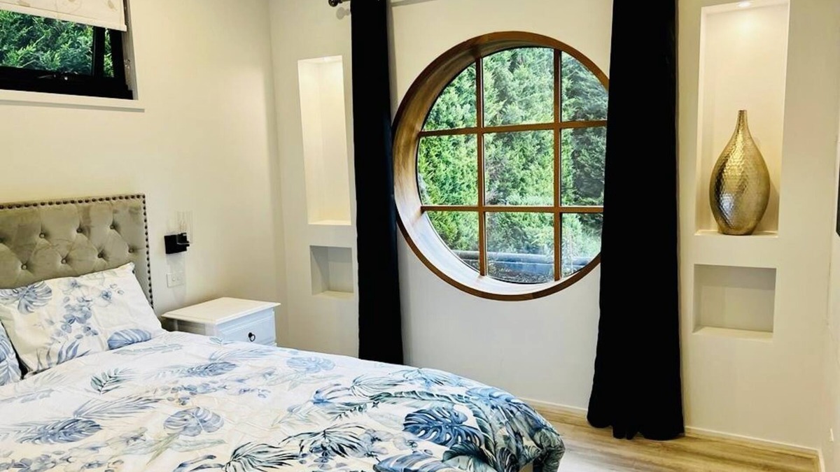Tyabb Cottage | *NEW* STUNNING Peninsula 'Poplar Cottage' close to beaches/wineries