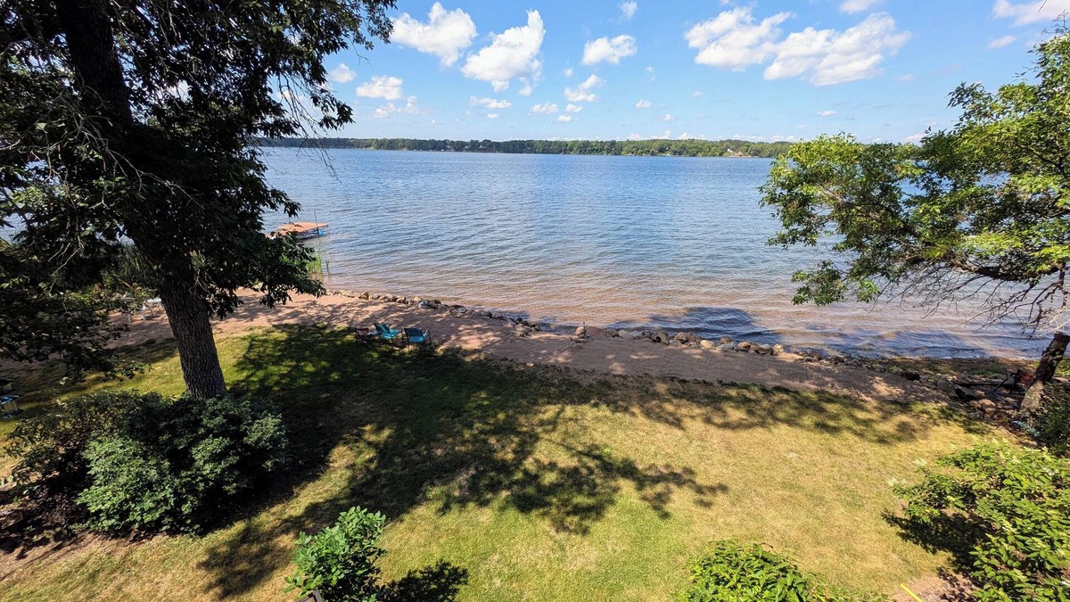 Sturgeon Lake Cabin | NEW! Sturgeon Lake Retreat: Beautiful Lakefront home on Sturgeon Island