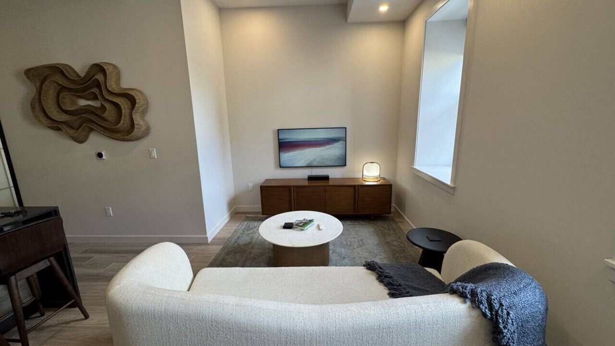 Downtown Halifax Apartment | *NEW Stylish 2B/1B Downtown Halifax