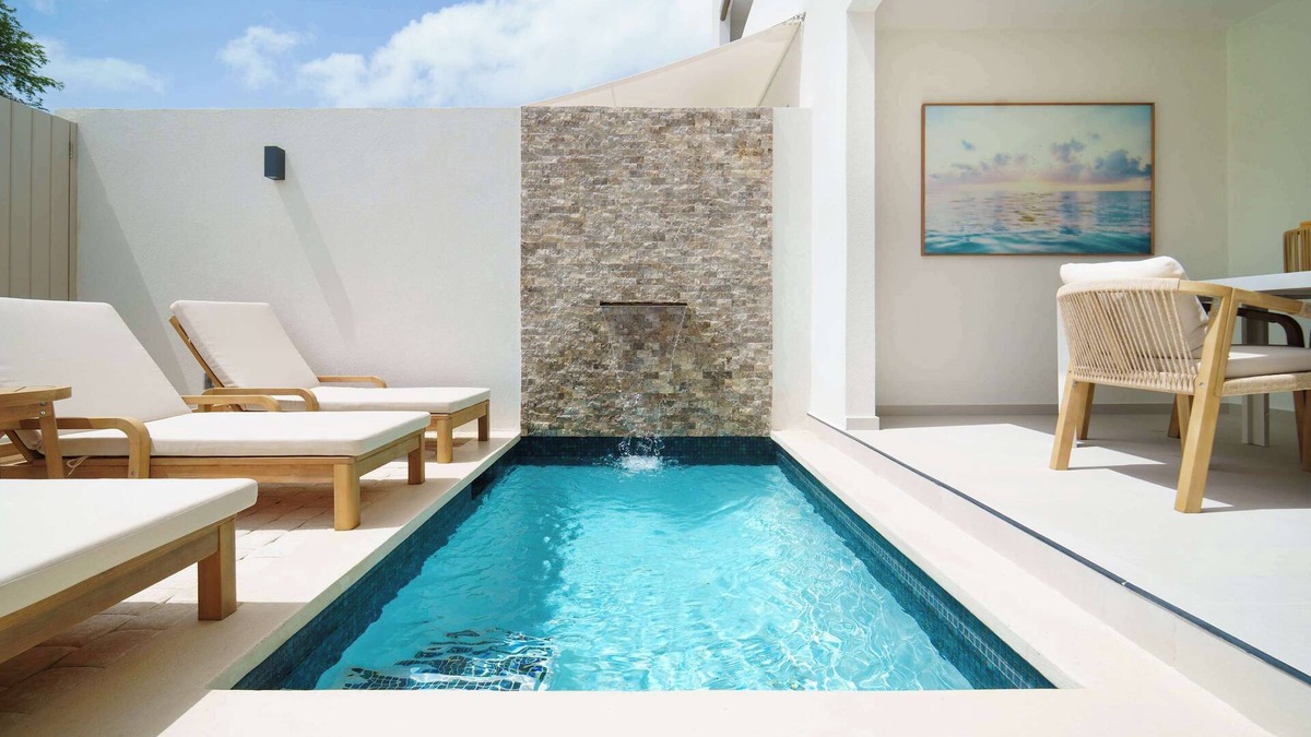 Gibbes Apartment | New Stylish 3BR, Walk to Beach! Pool
