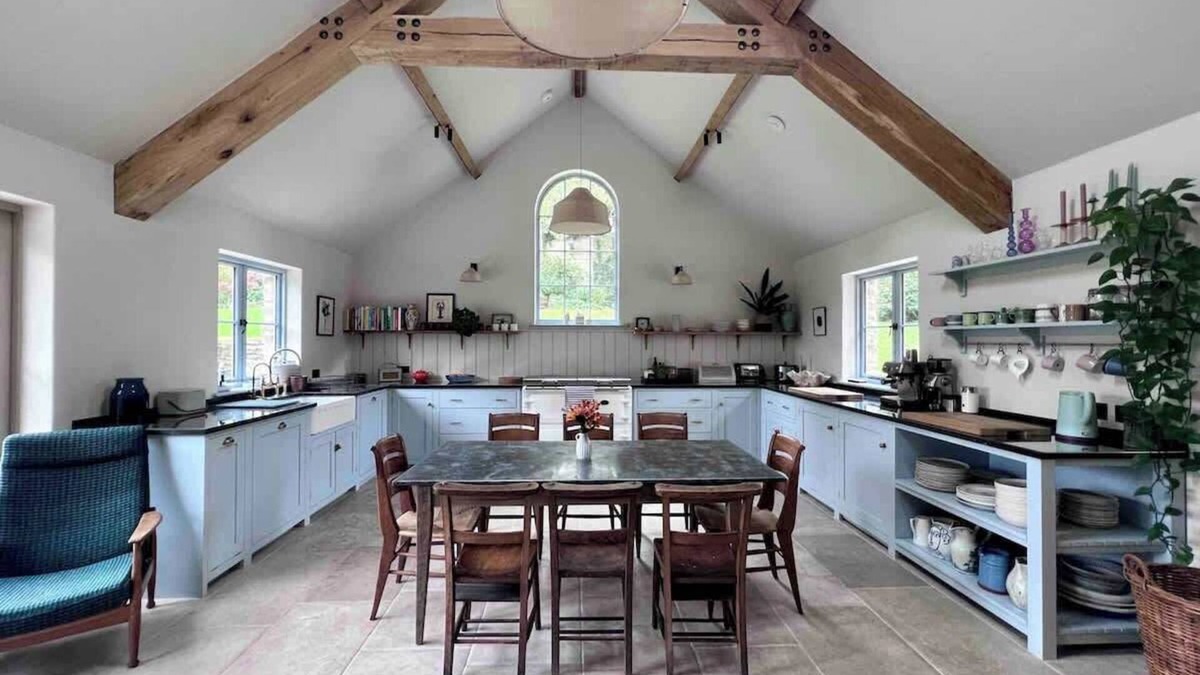 Frome House | New* Stylish Family Home - Sauna - Central Frome