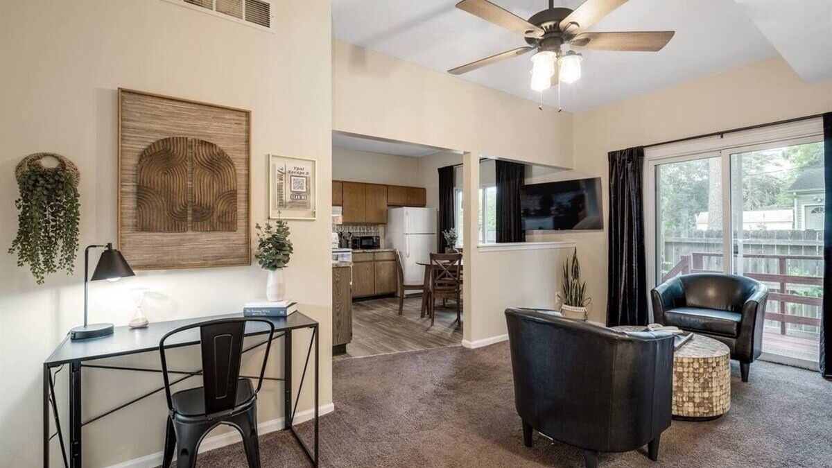 College Heights Apartment | NEW! Stylish Sanctuary Near EMU: Ideal for Med Students