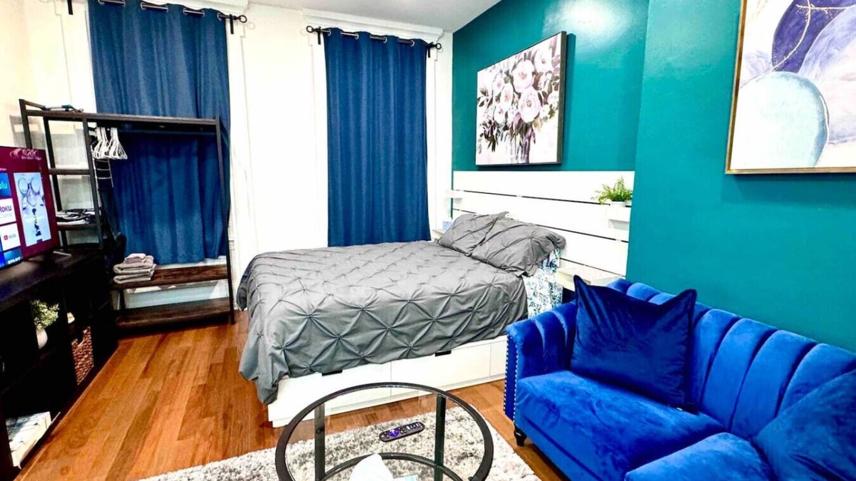 Graduate Hospital Apartment | New! Suite by Rittenhouse Square!
