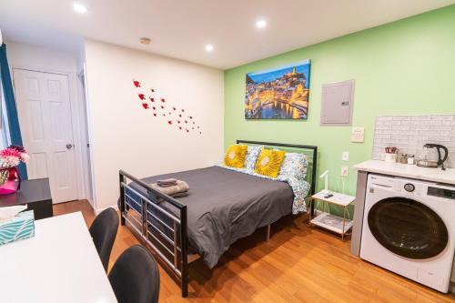 Graduate Hospital Apartment | New! Suite near Rittenhouse Square