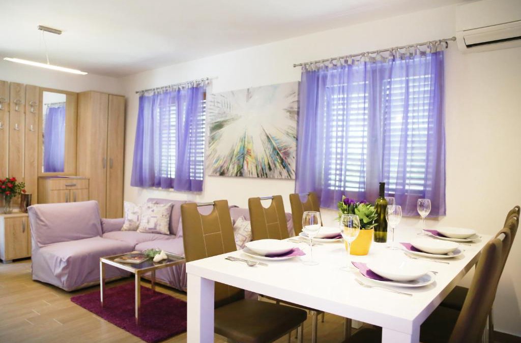 Municipality of Omisalj Apartment | New, sunny apartment surrounded by nature