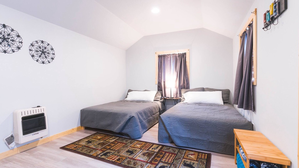 Susitna North Cabin | New! Sweet little cabin- Hiking, Fishing, BBQs, fire pits and picnic tables.