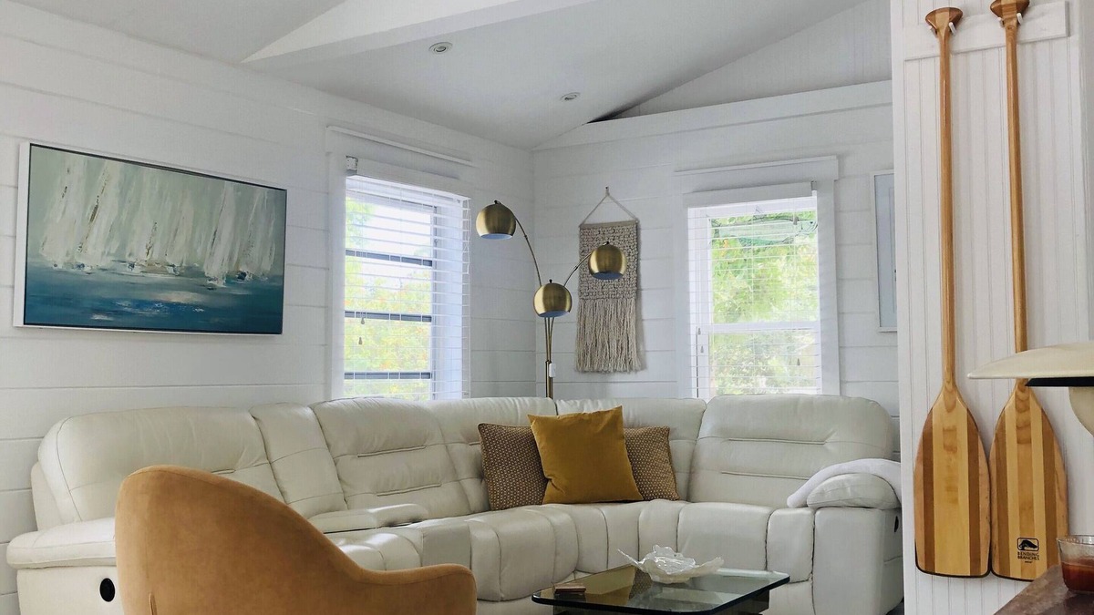 Bokeelia House | NEW! The “WATERSIDE” COTTAGE~With dockage