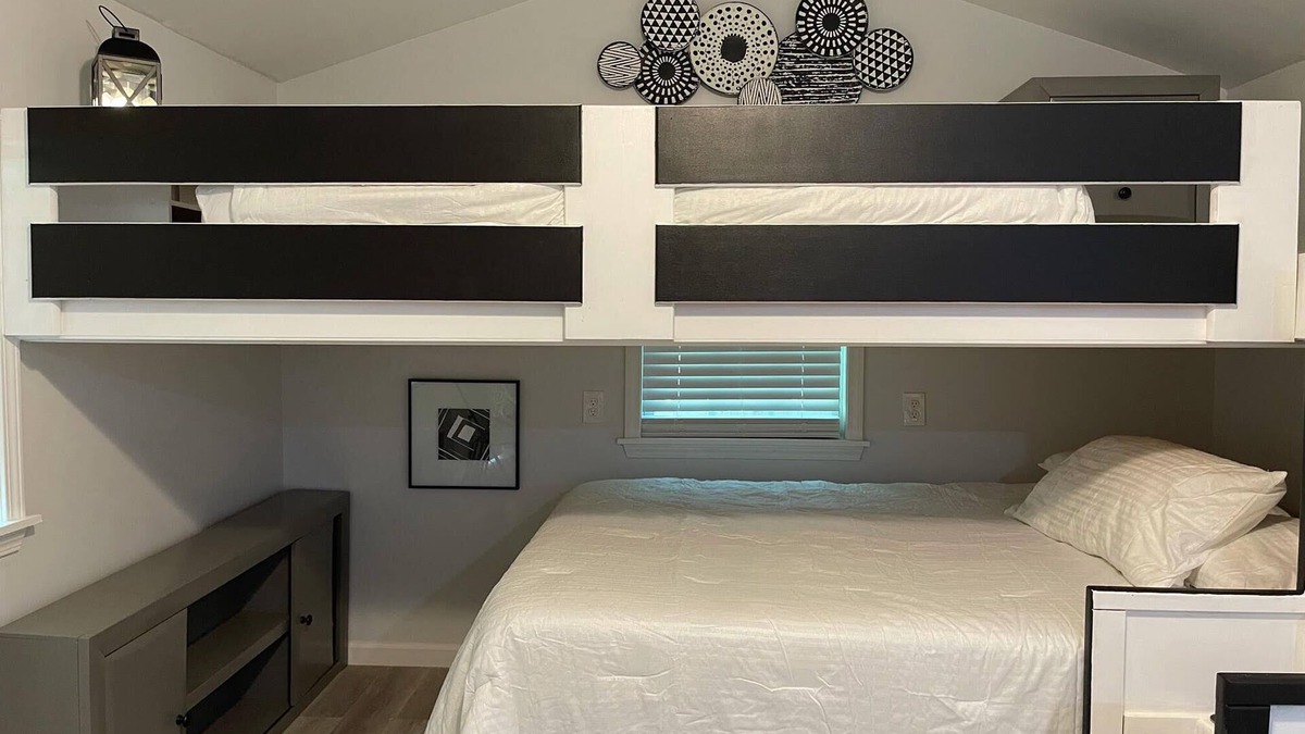 Lilburn House | New Tiny House Near Stone Mountain Park