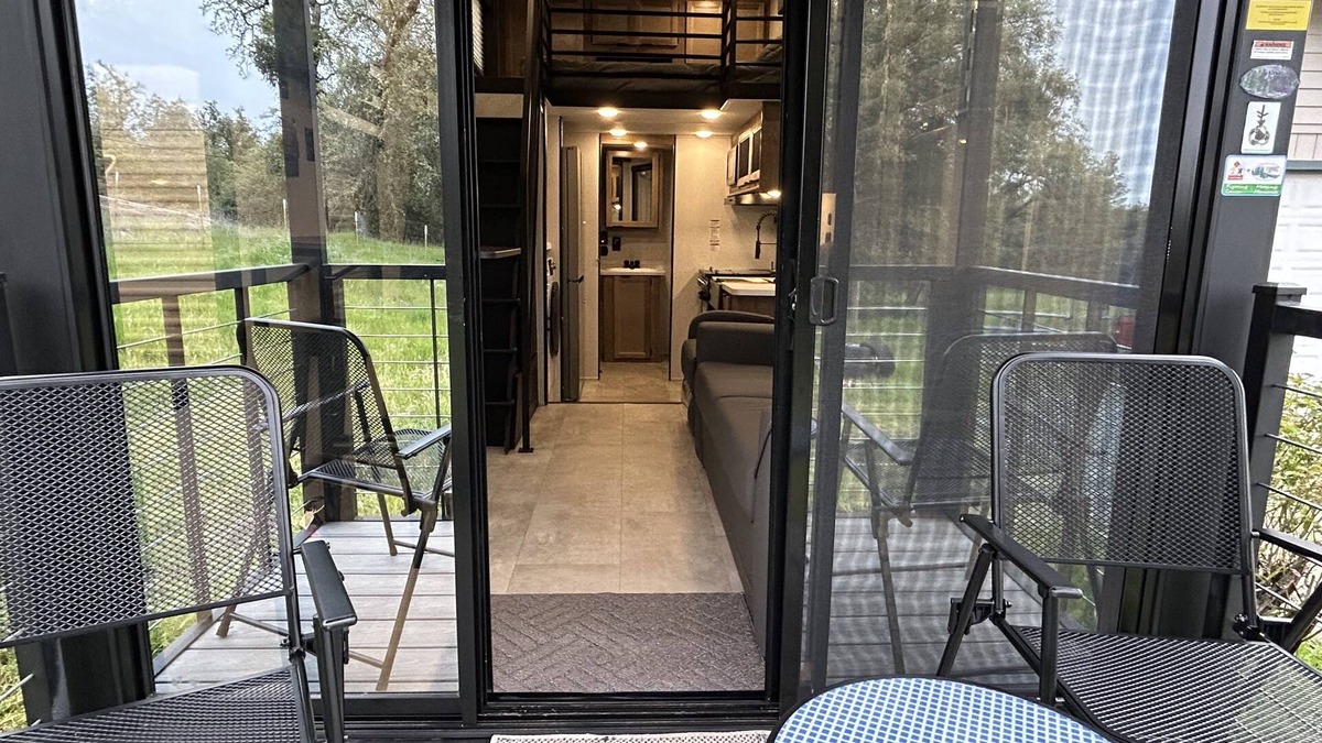 Penn Valley House | New tiny house near Grass Valley on shared 5 acre wooded lot! Hot tub access!