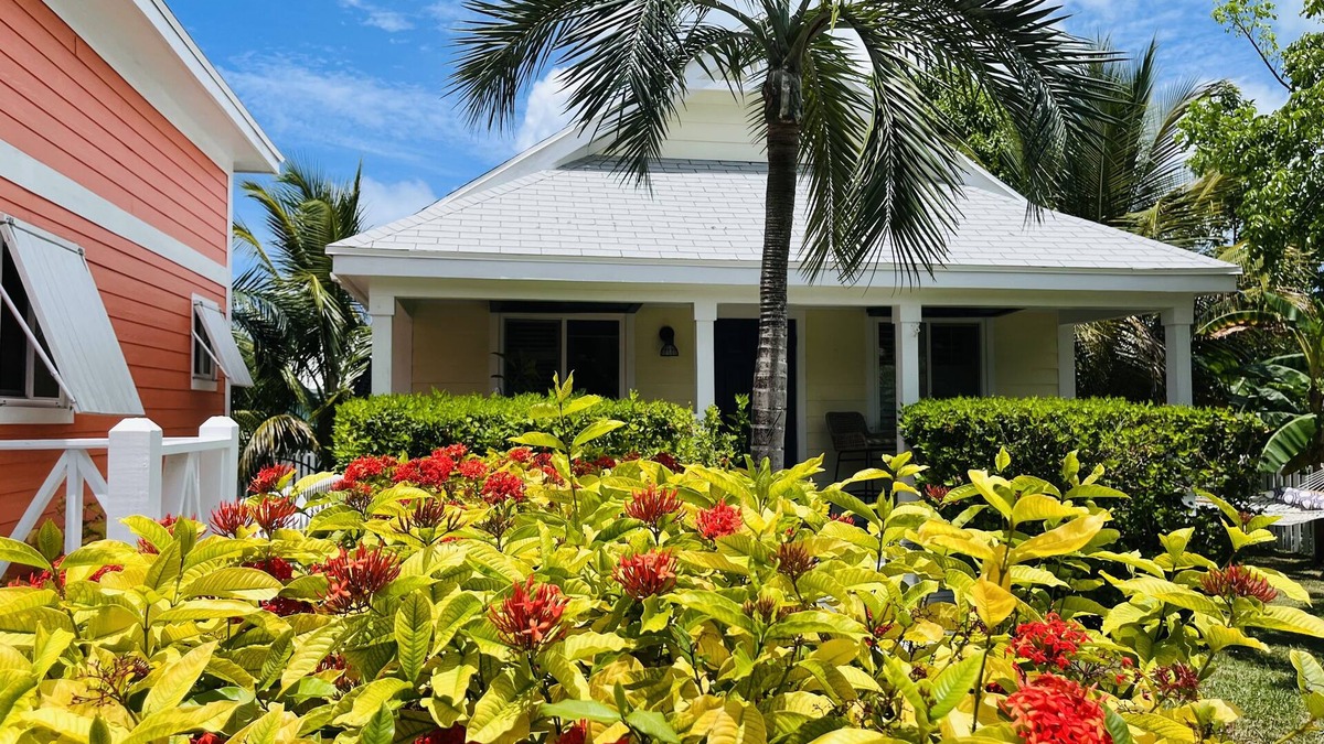 Spanish Wells House | 🩵NEW TO VRBO💛Luxury Cottage💜Double kayak, beach snorkel gear! Outdoor shower! 🏝️🇧🇸