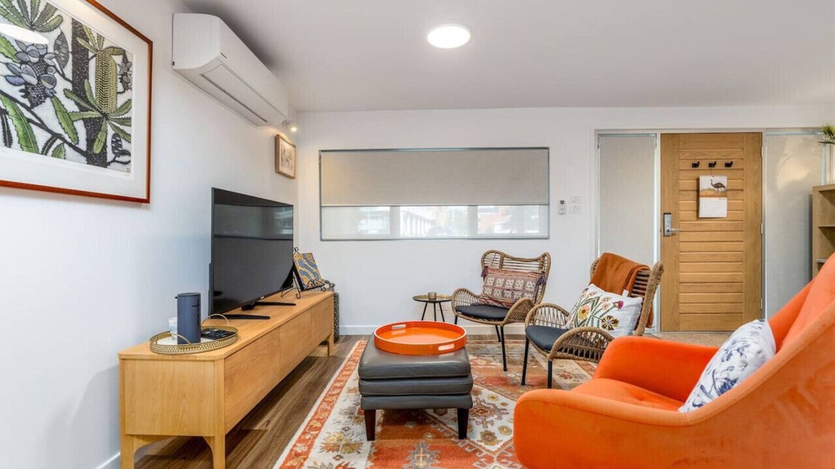 Deakin House | New to VRBO: Modern Home: Conveniently Close to Hospitals