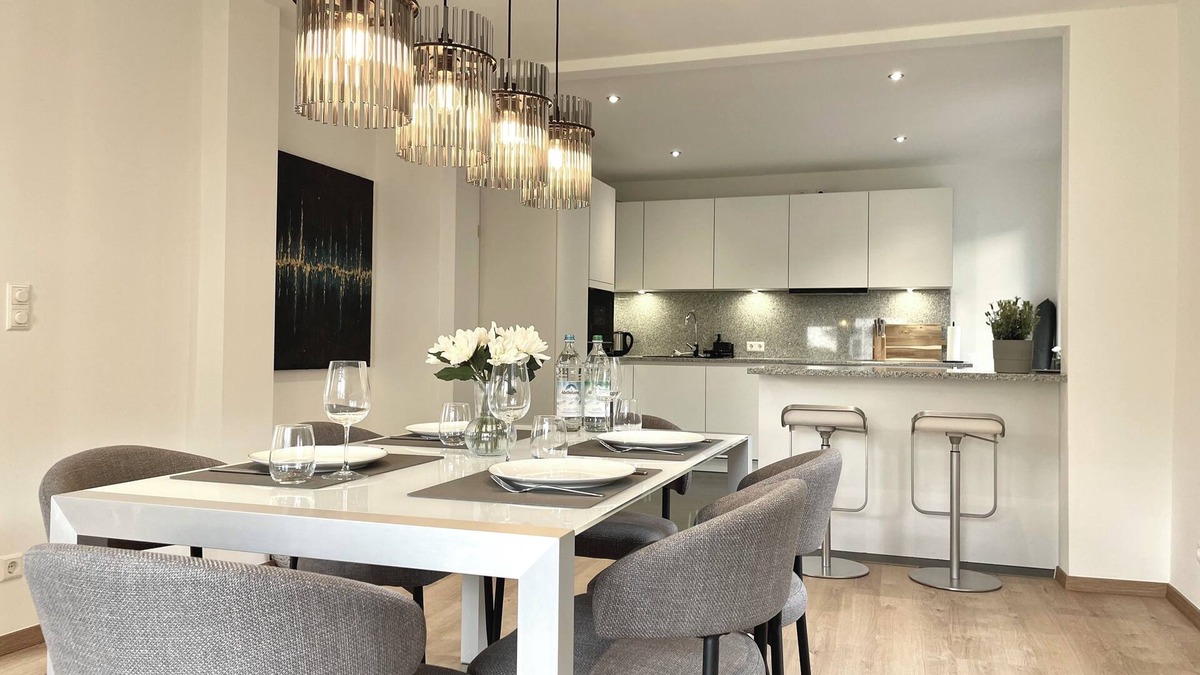 Gross Buchholz House | NEW: Top vacation home in Hanover, 120 sqm - modern, quiet. Close to the trade fair & city center.