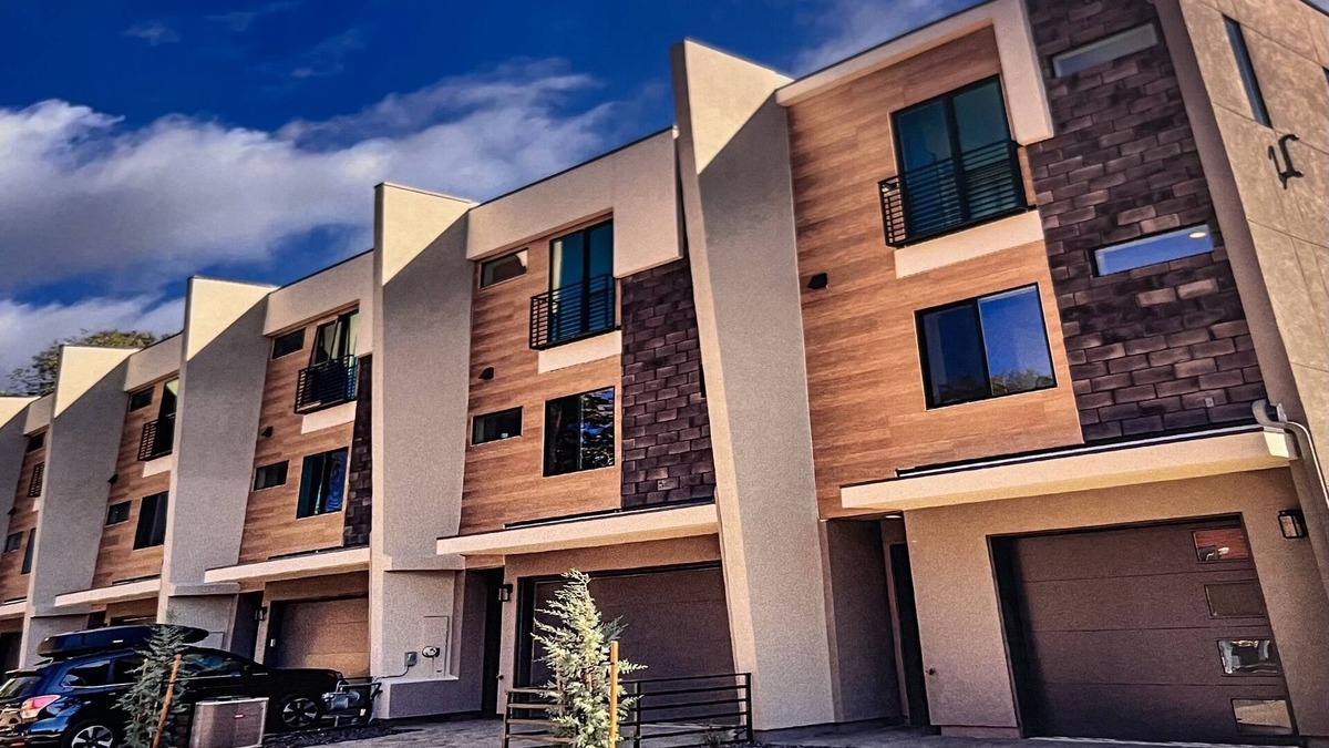 Reno House | New townhome, Truckee River in Reno, stunning river views! Amazing opportunity!