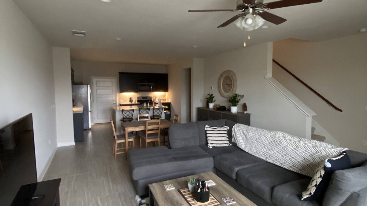 Montopolis House | New townhouse - fully furnished