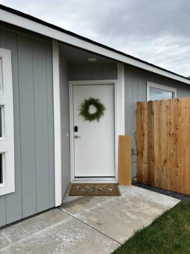 Umatilla House | New Townhouse Near Highway