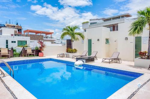 Zazil-ha House | NEW Tropical Vibe Condo with Roof Pool Beach 3 blks