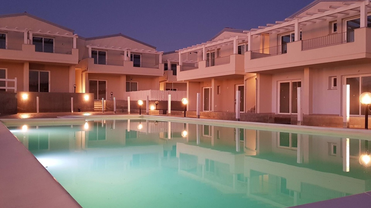 Viddalba Apartment | New two-story apartment in residence with shared pool, with parking space
