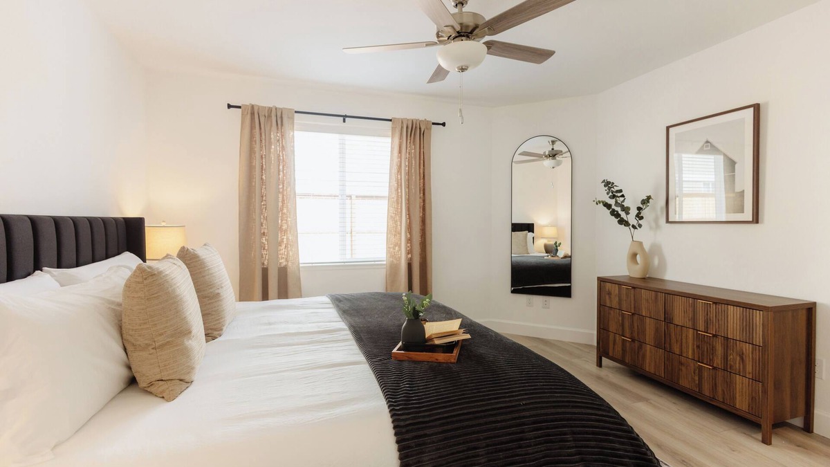 Northeast Reno House | ⭐️NEW⭐️ Upscale Retreat, 65" TV, Netflix, Patio, Mtn Views, 5 Min to UNR/Hwy 395