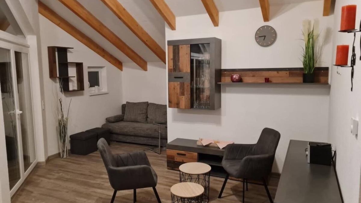 Protzel House | NEW! Vacation home by the lake