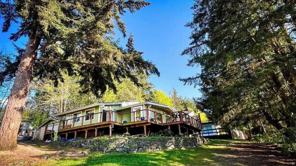 Vaughn House | NEW - Vaughn Bay Canopy Suite