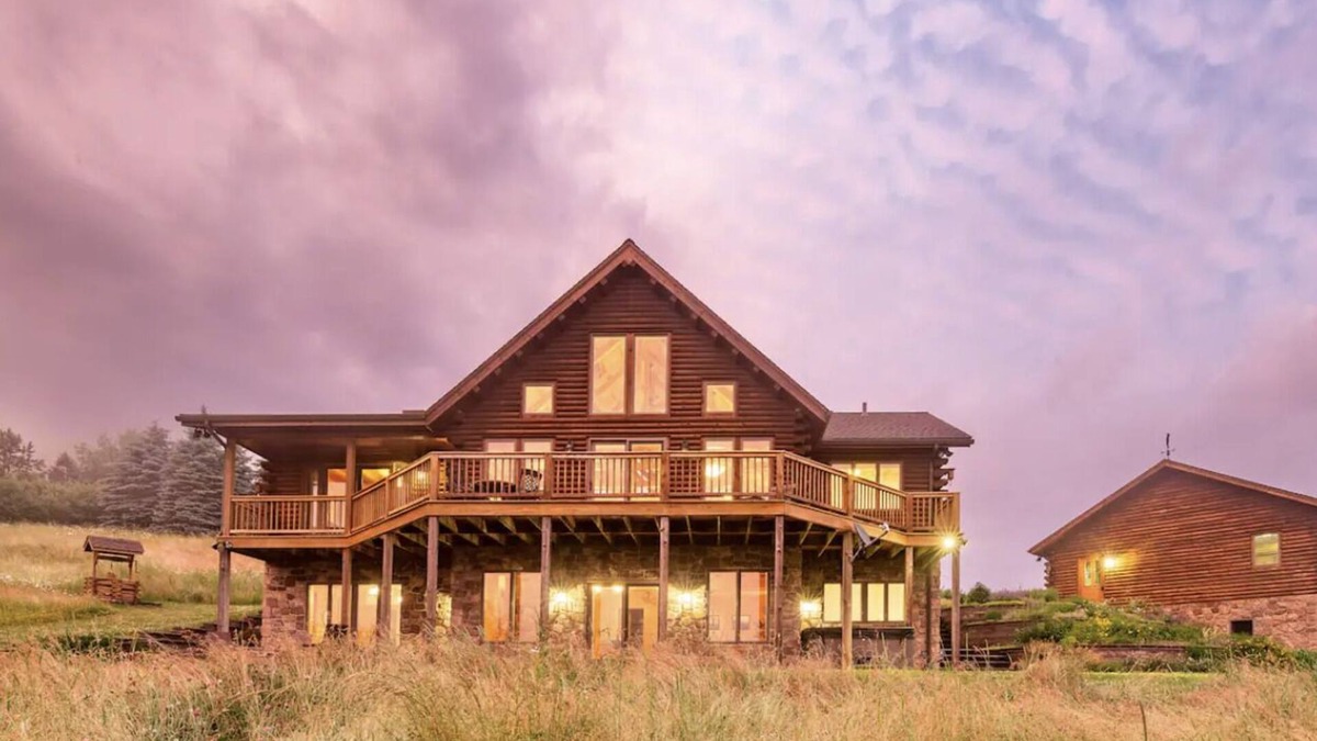 Julian Cabin | NEW! Views, Near PSU, Hot Tub, Private, Sleeps 16