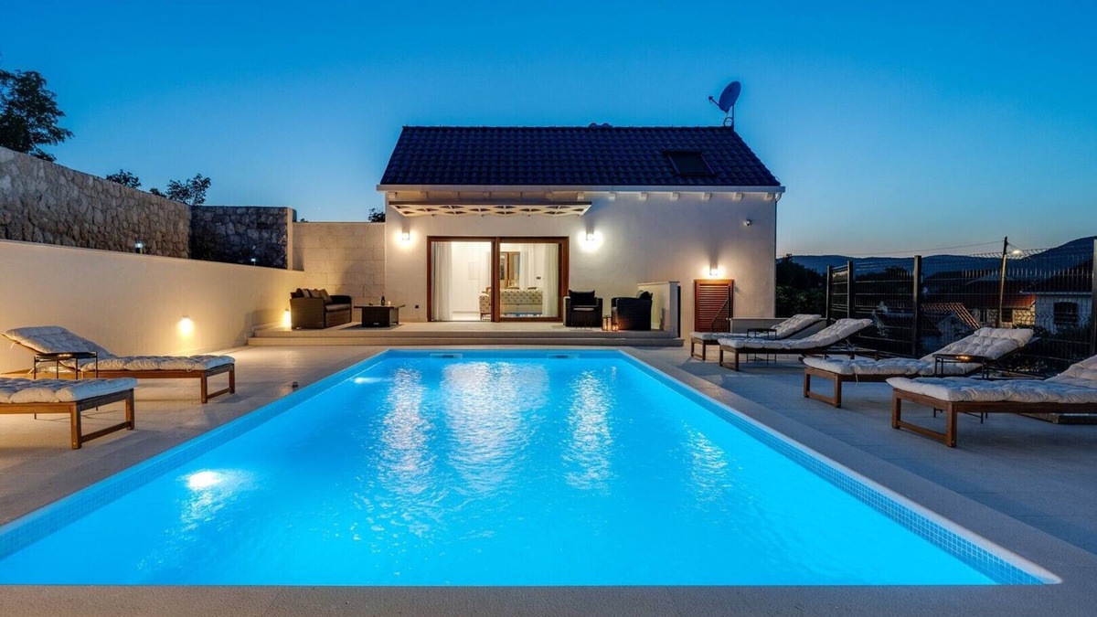 Central Dalmatia Villa | NEW! Villa Pietra with heated pool, 3 bedrooms, unspoiled surroundings