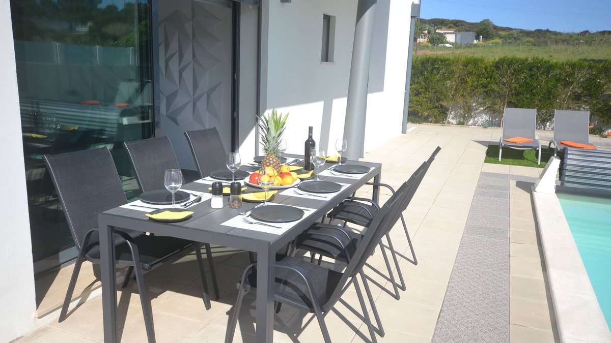 Sao Martinho do Porto Villa | New Villa with Heated Pool just a few minutes from Salgado Beach