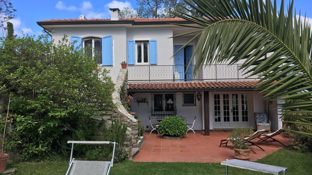 Corsanico Villa | NEW Villa with amazing view- A/C and big swimming pool