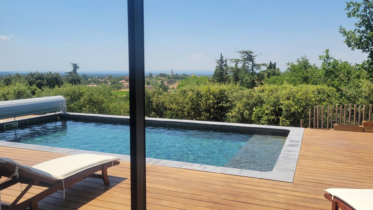 Crillon-le-Brave Villa | New villa with king-size bedding, exceptional panorama