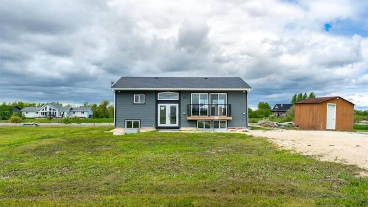 Gimli House | New waterfront- 5 bedroom home
