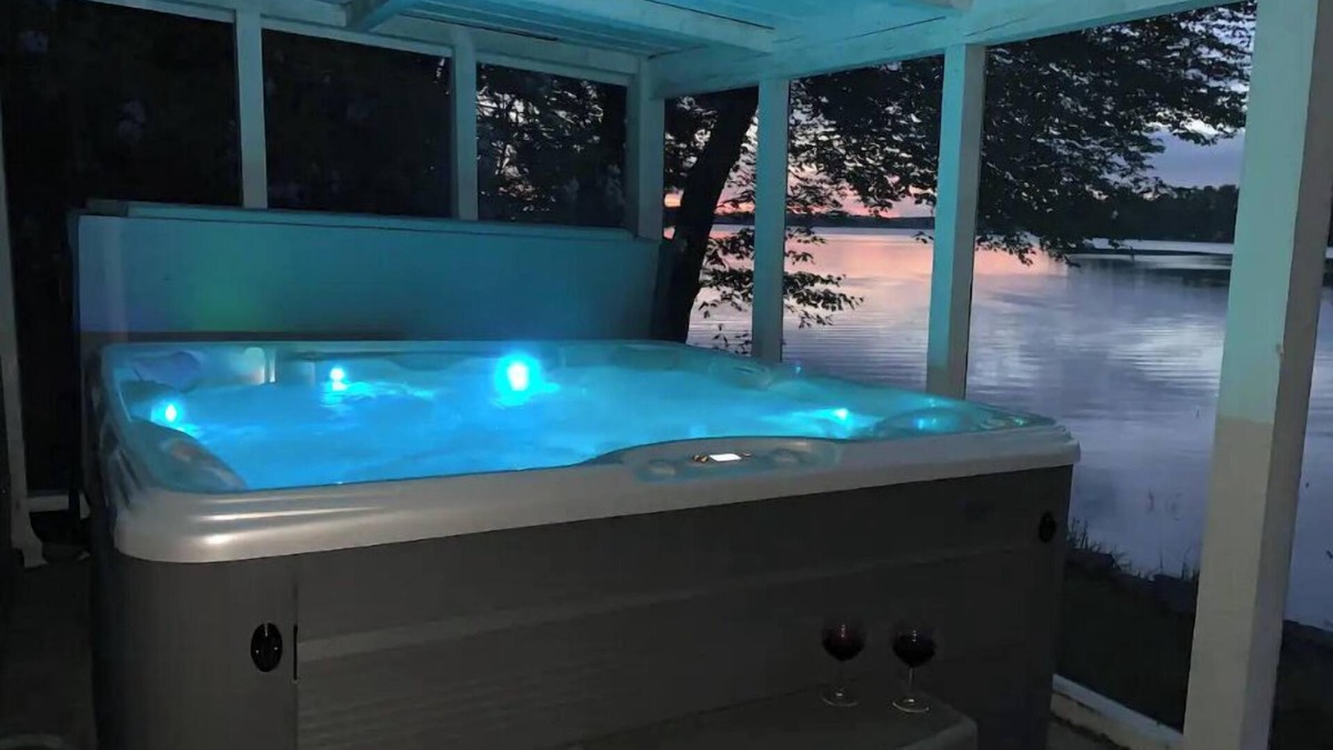 Eddington House | ✨ New ✨WATERFRONT Hot Tub ♨🛁 Fire Pit 🔥Near Acadia