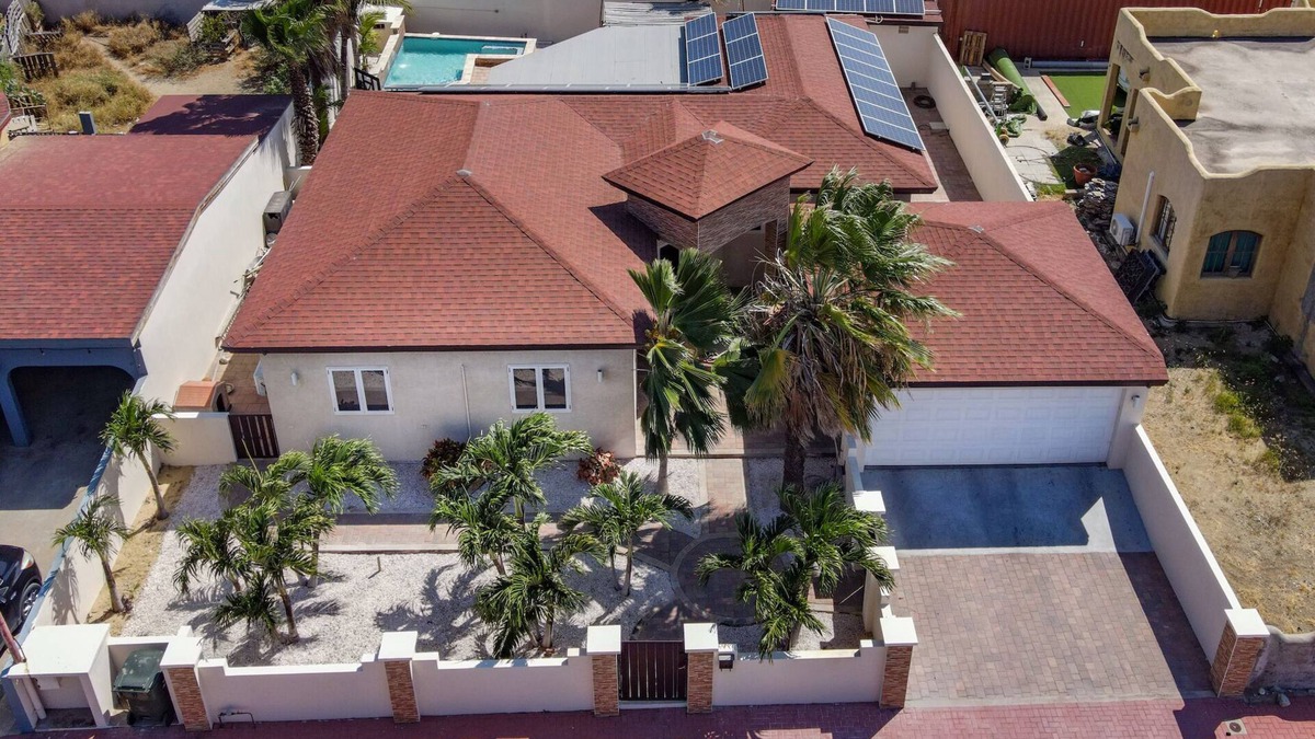 Kamay Villa | NEW! Welcome to Villa Albisa! 2 min from the beach!