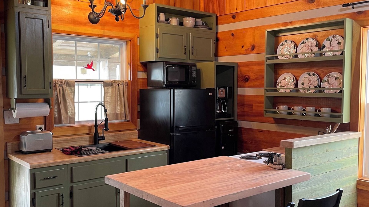 Del Rio Cabin | New! Whispering Waters Cabin on the French Broad River