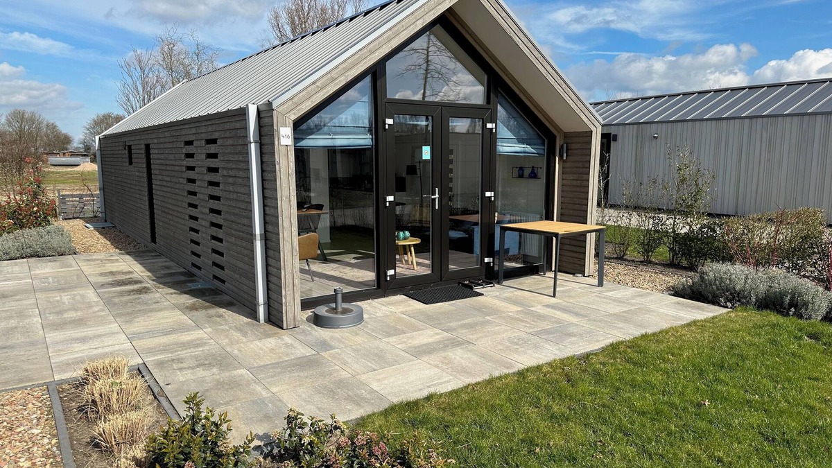 Olburgen House | NEW: with fence - "Pure relaxation at Chalet IJsselNest - NEW: now with fence"