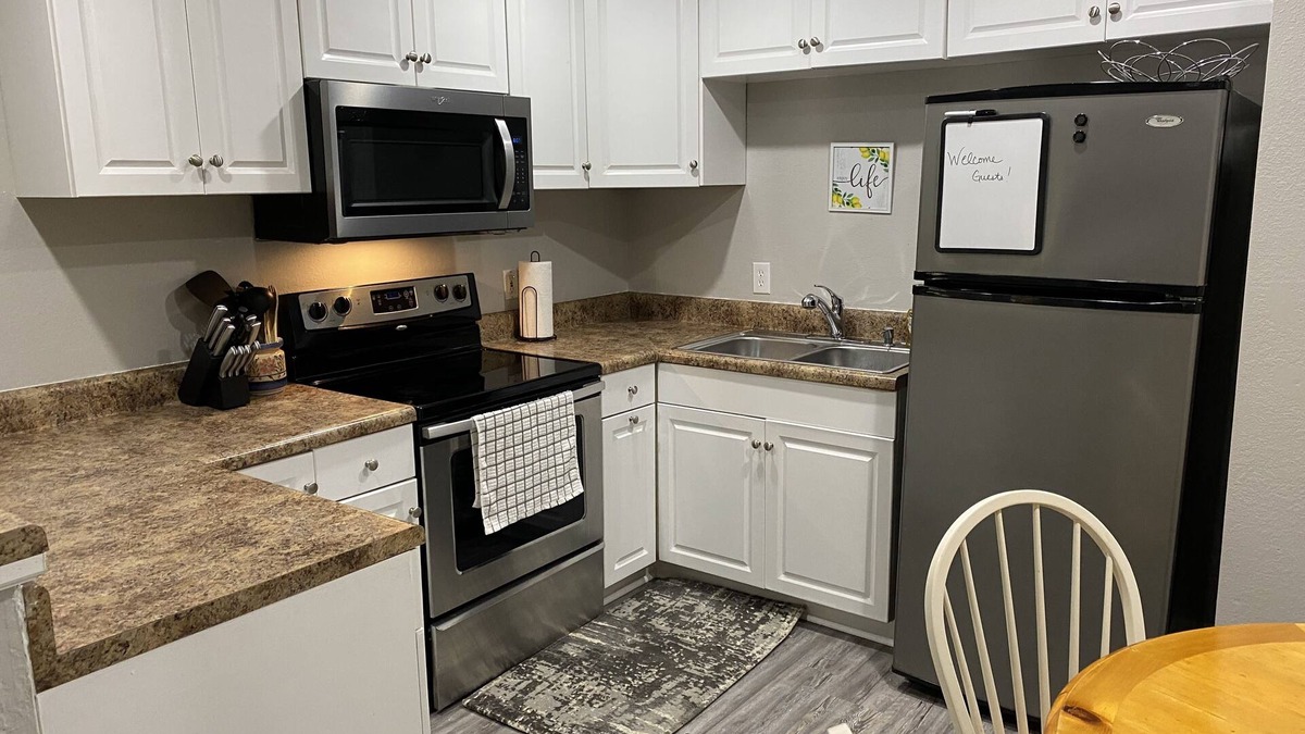 Colonial Heights House | New! Woodcrest Cottage - Close to Tri-Cities
