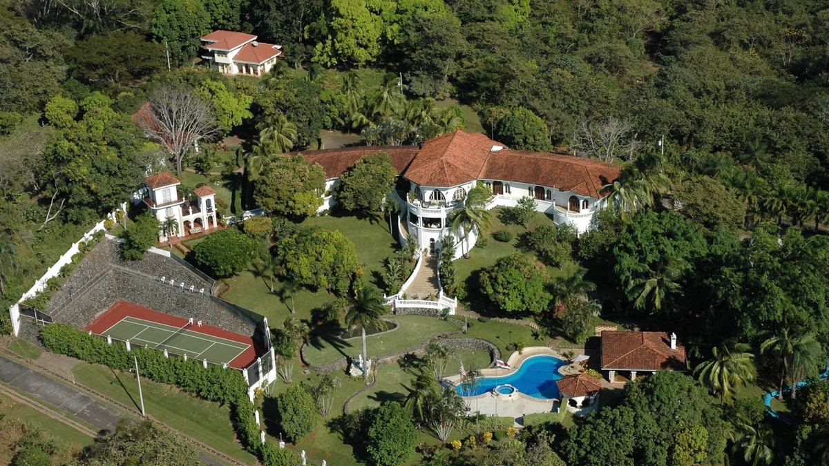 Esparza House | NEW YEARS WEEK NOW AVAILABLE! BEST VALUE IN A FAMILY VACATION IN COSTA RICA.