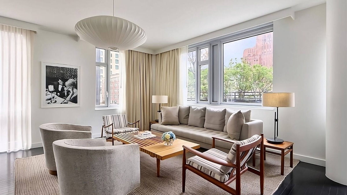 Tribeca Hotel | New York City Getaway! Pets Allowed! Minutes To The Rockefeller Center!