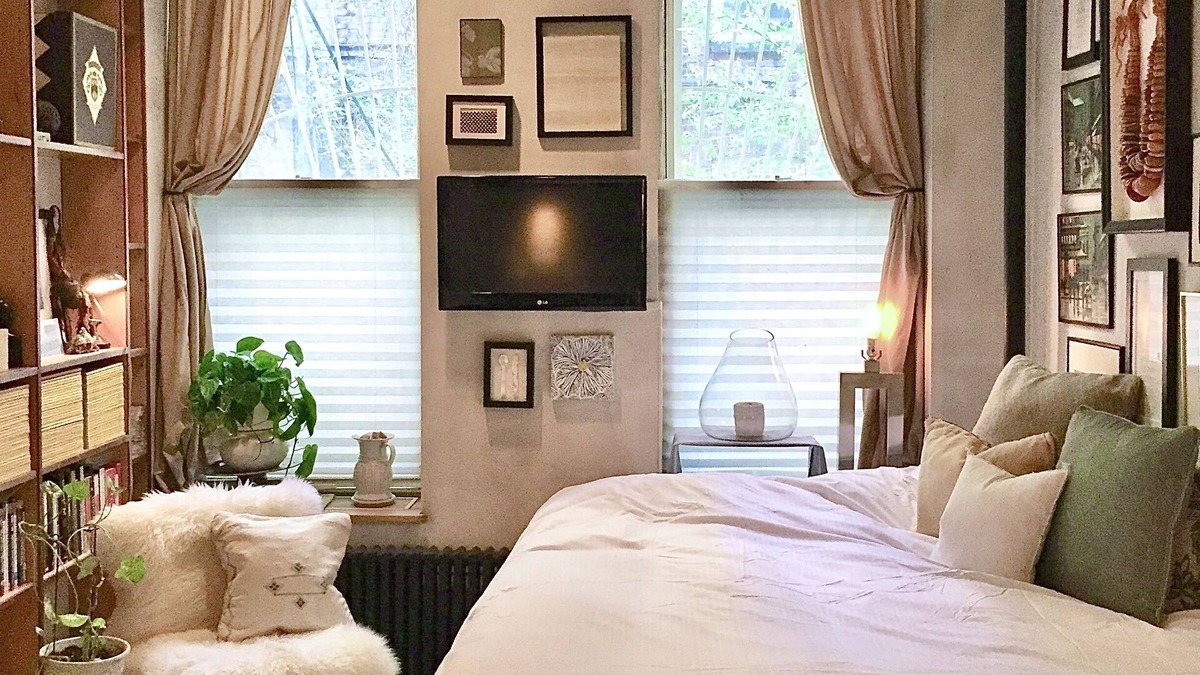 Ukrainian Village Apartment | New York City Studio