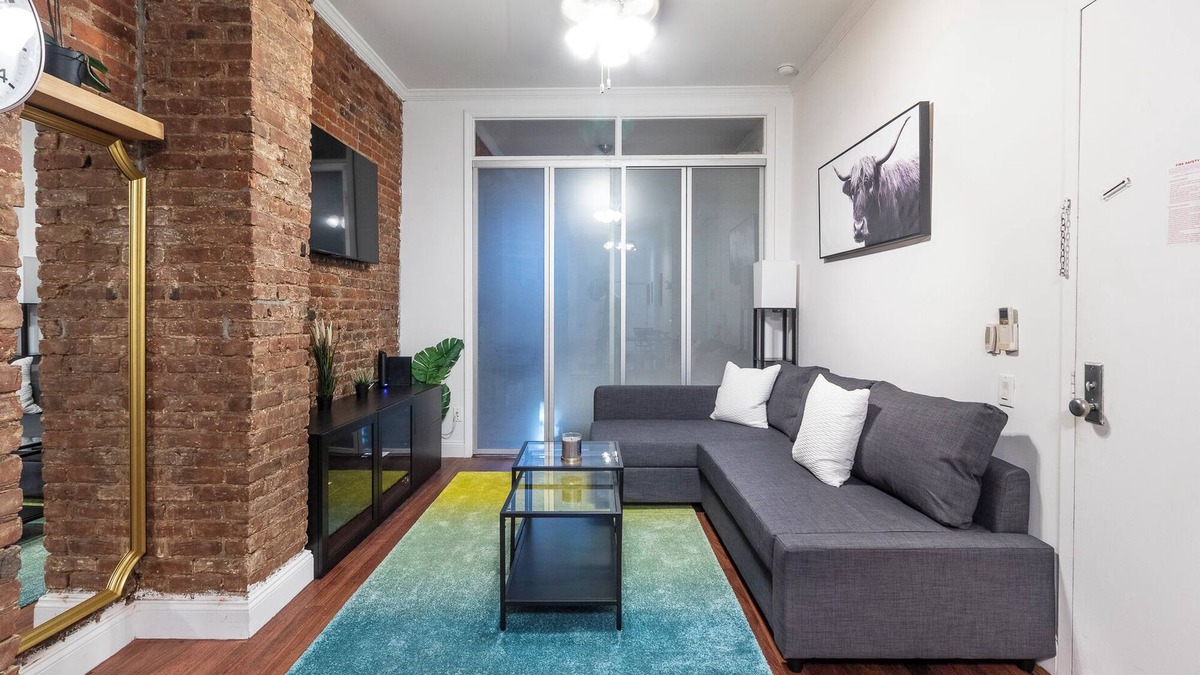 East Village Apartment | New York Nook: Full Equipped Cozy 2-Bedroom LES