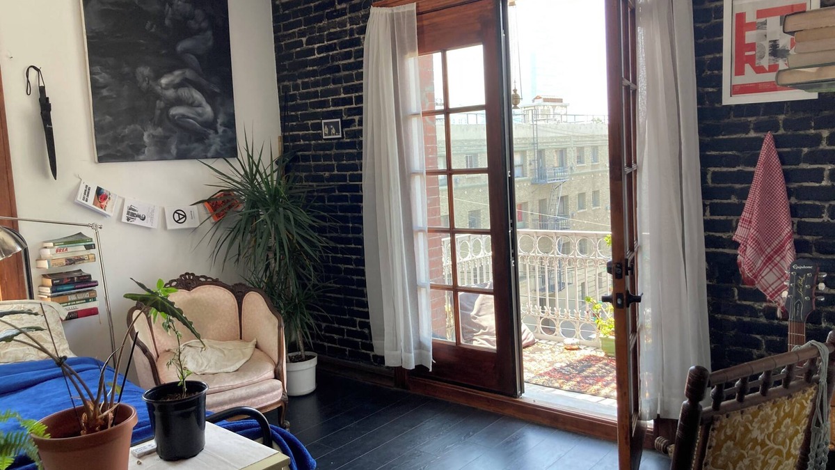 Westlake Apartment | New York-style 1 Bedroom Apartment by Downtown Los Angeles, Balcony Smoking OK!