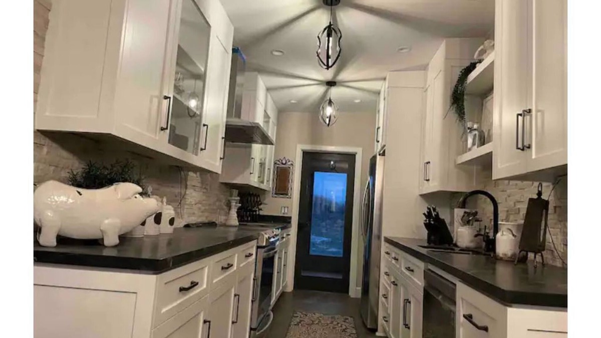 Lakeport House | new zen retreat 360 lake/mtn views downtown