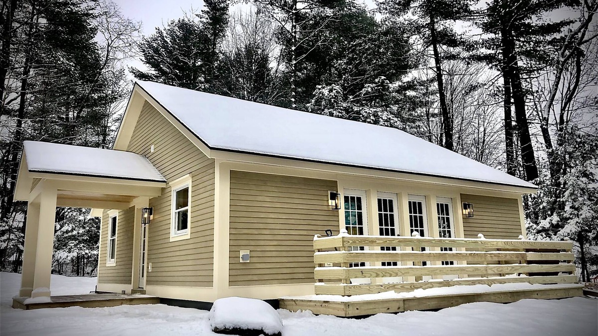 Eastern Vermont House | ✪New✪A modern farmhouse cottage near Stowe, VT!