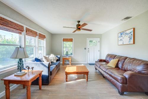 Newberry House | Newberry Home with Deck on 10 Acres!