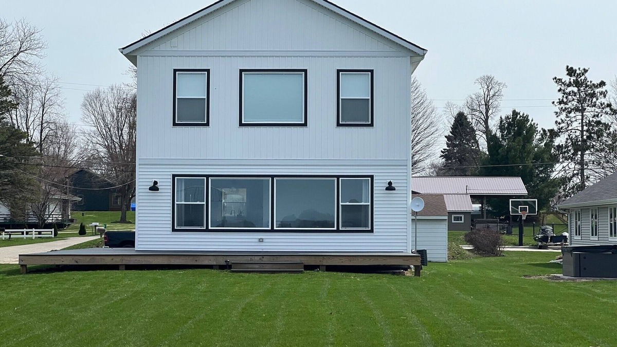 Sheridan charter Township Cottage | Newer build 3-bedroom cottage on peaceful Fremont Lake with AC, WiFi