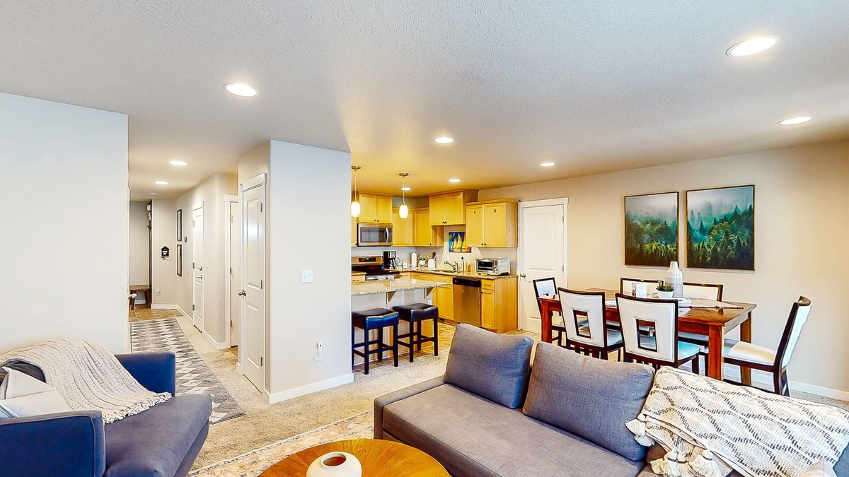 Cascade Locks House | Newer, dog-friendly home with firepit, mountain view, & great location