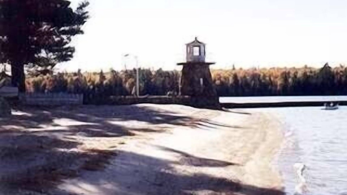 Bridgewater Condo | Newfound Lake Waterfront Private Beach Sleeps 4
