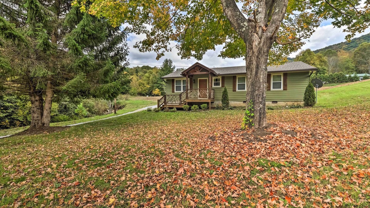 Frank House | Newland Retreat w/Creek, Near Hiking + Wineries!