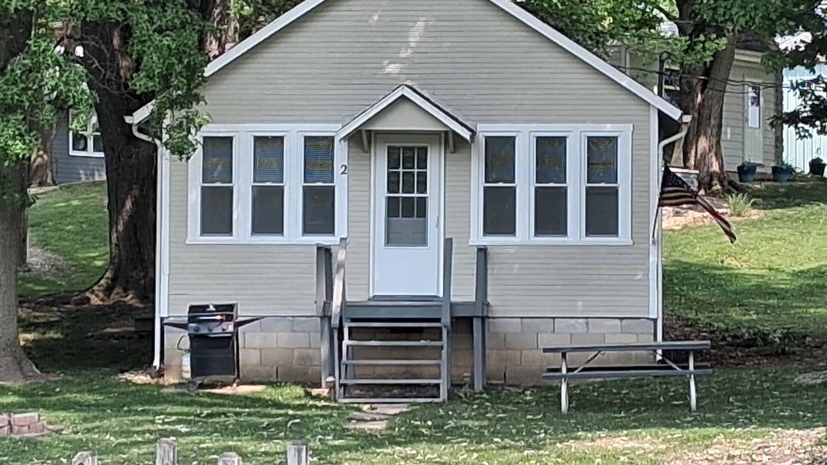 Lakeview Cottage | Newland's Resort: Cozy Channel Front Cottage #2 on Indian Lake with a boat dock